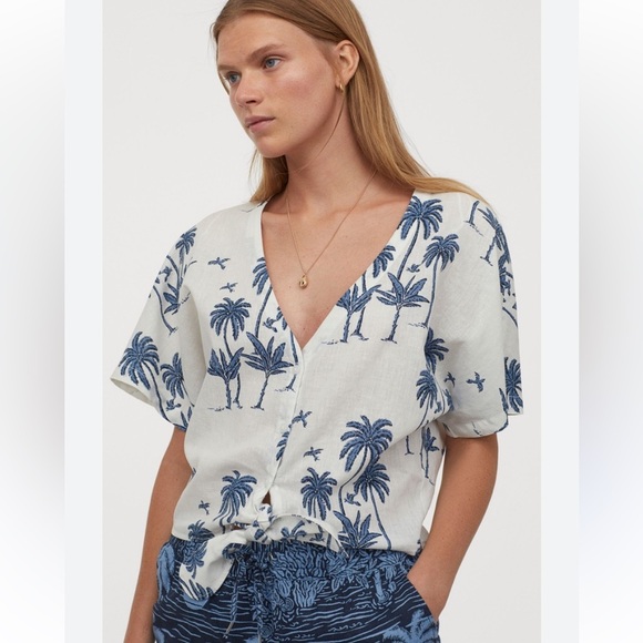 H&M Tops - XL H&M Dempsey Palm Tree Linen Blend